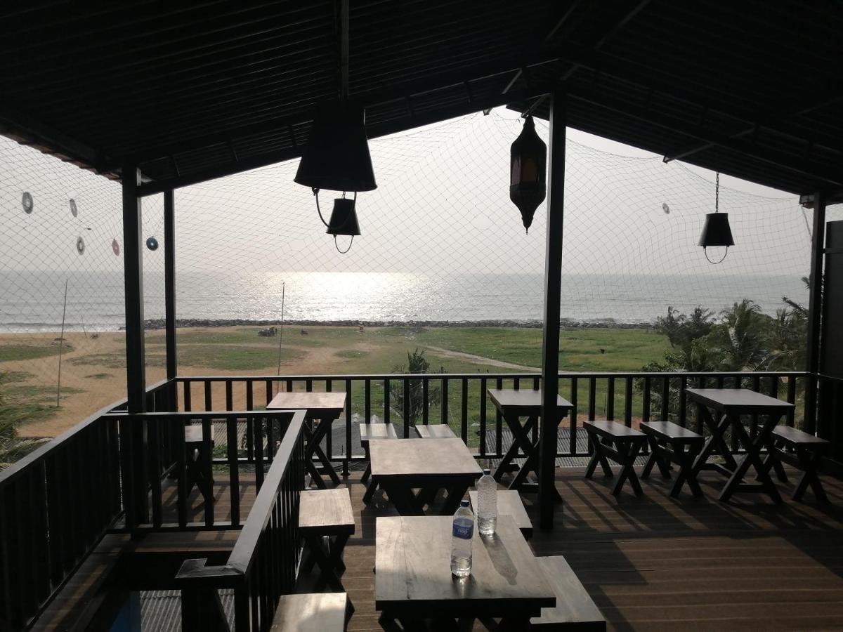Le Petit Hotel & Restaurant Negombo Exterior foto